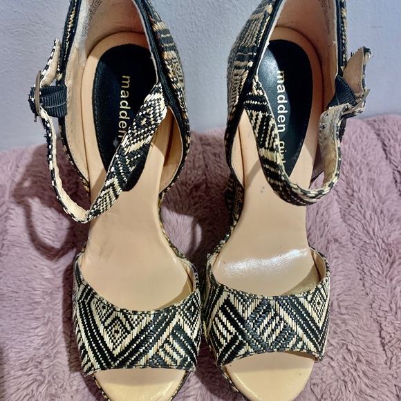 Madden Girl wedge sandals. - Picture 4 of 4